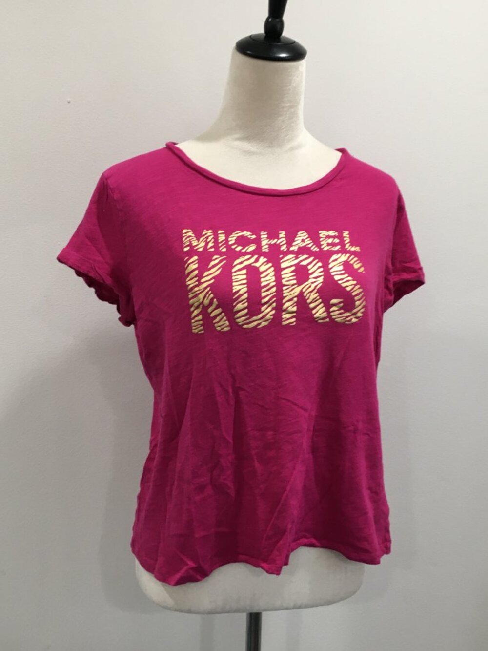 MICHAEL KORS Fuschia Pink Gold Zebra Logo Print Short Sleeve Tee Shirt Top